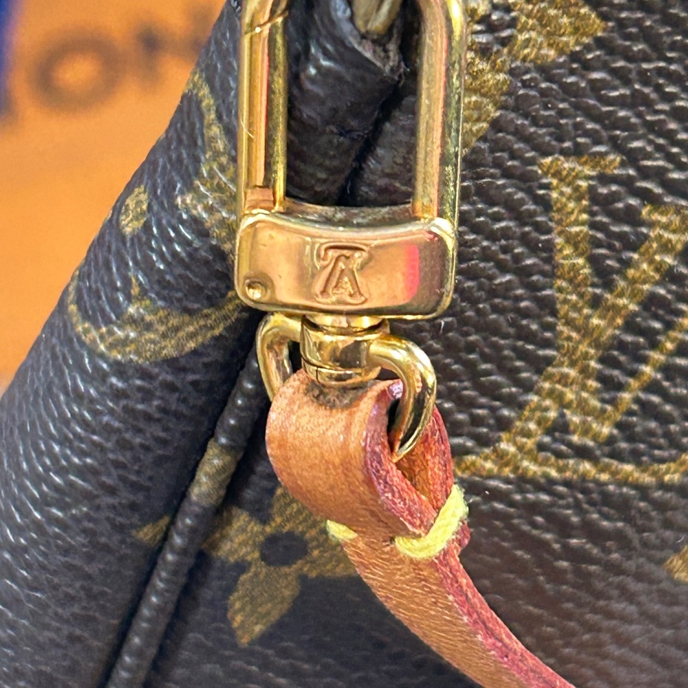 Beautiful 💯% authentic Louis Vuitton POCHETTE accessories monogram - Picture 5 of 12